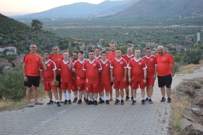 Down Sendromlular Futsal Milli Takimi Kampa Girdi