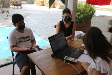 Eyüpsultan'da Tercih Dönemindeki Ögrencilere Destek