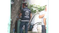 GECEKONDU - Istanbul'da Uyusturucu Operasyonu Açiklamasi Süpheli Sahis 74 Yasinda Cihaza Bagli Çikti