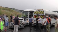 İLK MÜDAHALE - Maltepe'de 5 Aracin Karistigi Zincirleme Trafik Kazasi Açiklamasi 2 Yarali