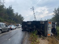 JANDARMA - Mersin'de Tarim Isçilerini Tasiyan Kamyonet Devrildi Açiklamasi 11 Yarali