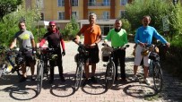 BİTLİS - (Özel) Mersinli Ögretmenler Van Gölü Etrafini Bisikletle Turladilar
