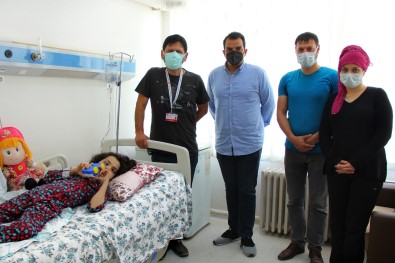 Skolyoz Hastasi Elanur Sifayi Sivas'ta Buldu