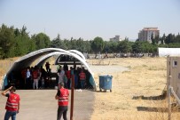 RECEP SOYTÜRK - Suriyeliler Bayram Için Akin Akin Ülkelerine Gidiyor