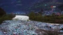 MACARISTAN - Tizsa Nehri'nin Tasidigi Plastik Atiklar, Macaristan'da Çöp Daglari Olusturdu