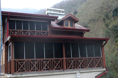 'Tosuncuk'un Memleketine Yaptirdigi Villanin Kaçak Oldugu Ortaya Çikti