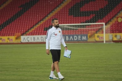 Turgutluspor'da Teknik Direktörlüge Akgün Getirildi