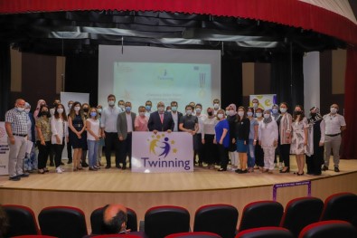 Egirdir'de 9 Okula E-Twinning Belgesi