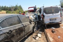 Gaziantep'te Iki Araç Kafa Kafaya Çarpisti Açiklamasi 2'Si Agir 7 Yarali