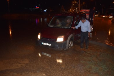 20 Dakikalik Saganak Yagis Malatya'yi Felç Etti