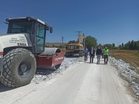 Aslanapa'da Köy Yollari Yapim Çalismalari