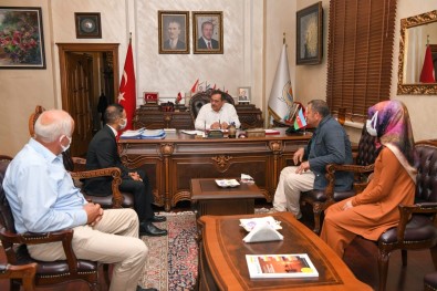 Baskan Demir Açiklamasi 'Çok Çalisarak Hizmet Üretiyoruz'