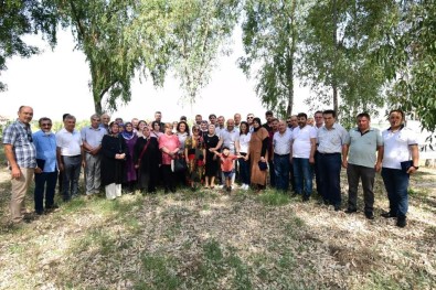 Festivale Katkida Bulunanlara Plaket