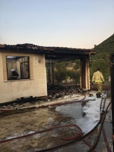 Adrasan'da Yanan Ev Kullanilamaz Hale Geldi