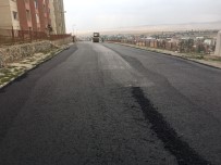 Atatürk Mahallesi Sicak Asfalt Yola Kavustu