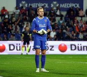 Besiktas, Mert Günok Için Basaksehir'le Anlasti