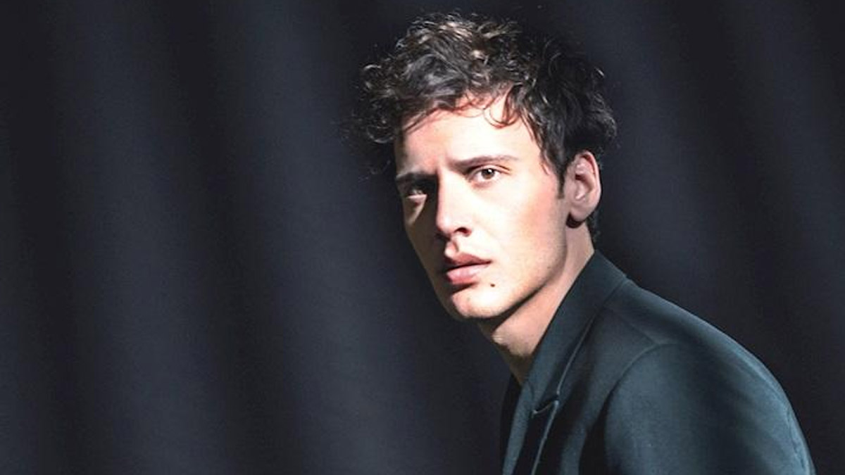 Edis'e sahnede büyük ayıp!