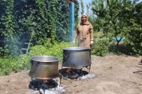 Igdir'da Kazanlar 'Seftali Reçeli' Için Kayniyor