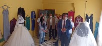 Izmirli Hayirsever Kadinlar Maddi Durumu Zayif Çiftler Için Gelinlik Ve Damatlik Magazasi Açti