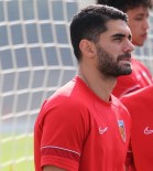 Kayserispor, Ali Karimi'yi Açikladi