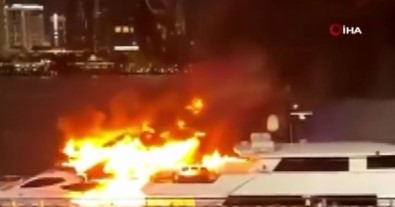 Lüks Yat Alevlere Teslim Oldu