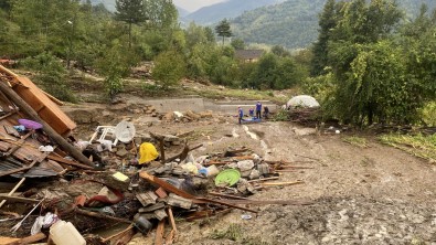 Selde Evi Yikildi, Annesi Kayboldu, Dehset Anlarini Böyle Anlatti