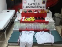 Van'da Yetkisiz Ve Belgesiz Is Yerinde Çok Sayida Tibbi Malzeme Ele Geçirildi