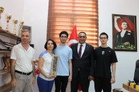 Baskan Yilmaz'dan Ikiz Kardeslerin YKS Basarilarina Ödül