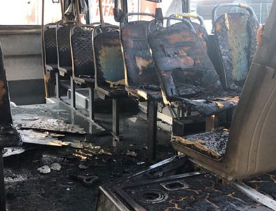 Beylikdüzü'nde İETT midibüsü yandı!