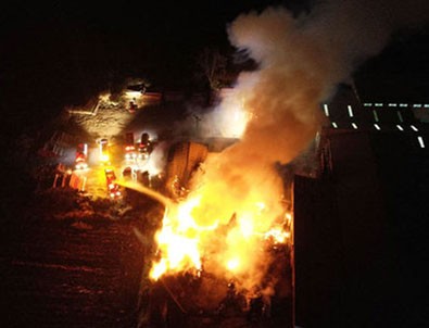 Bursa'da palet fabrikasında yangın!