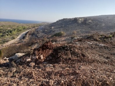 Çesme'de, Eski Çöplükte Yeniden Çikan Yanginin Ardindan Siki Önlemler Planlandi