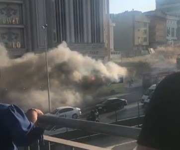 E-5'Te Seyir Halindeki Özel Halk Otobüsü Alevler Içinde Kaldi