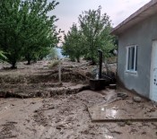 Malatya'da Tasan Dere Sele Neden Oldu, O Anlar Kamerada