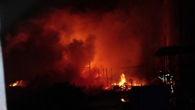 Palet Fabrikasinda Çikan Yangin Kontrol Altina Alinamiyor