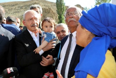 Selin vurduğu Van Esenyamaç Muhtarı: Bazı partiler gelip 'Devleti kötüle' diyor