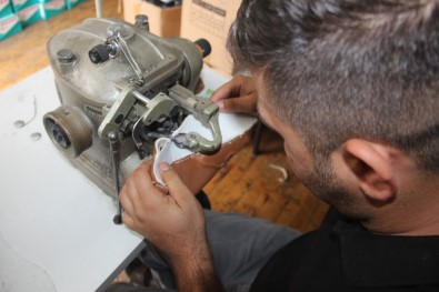 Annesi Için Ürettigi Ayakkabiyla Dünya Pazarina Girdi