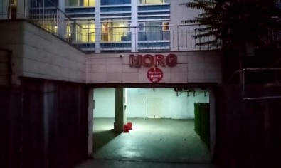 Devrilen Dolabin Altinda Kalan Minik Kumsal, Hayatini Kaybetti