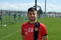 Eskisehirsporlu Çiftkanatli Kazada Agir Yaralandi, Kiz Arkadasi Öldü