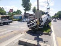 Kazadan Kaçan Otomobil Takla Atti Açiklamasi 1 Yarali