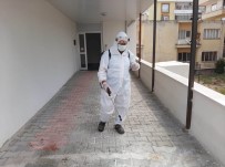Mut Belediyesi, Covid-19 Görülen Apartmanlari Dezenfekte Ediyor