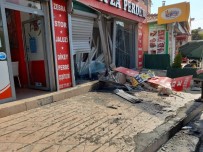 (ÖZEL) Freni Tutmayan Servis Minibüsü Perde Dükkanina Girdi