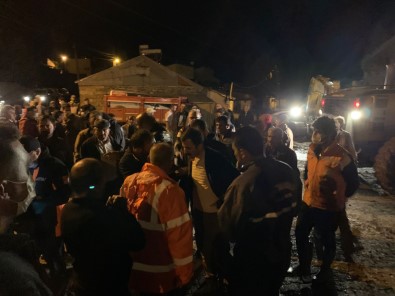 Sarikamis'ta 20 Ev Selden Hasar Gördü