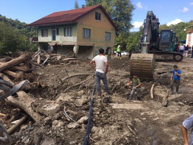 Bartin'da Selden Hasar Gören 4 Yapinin Yikimina Baslandi