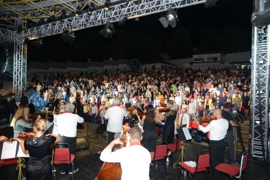 Bursa'da Senforock Gecesinde Dinleyiciler Unutulmaz Anlar Yasadi