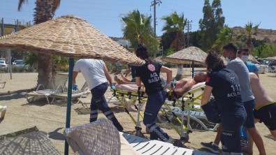 Denizde Çirpinan Genç, Bogulmak Üzereyken Kurtarildi