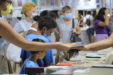 Edremit Kitap Fuari, Kültür Ve Sanatla Dolu Dolu Devam Ediyor