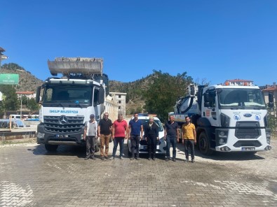 Iskilip Belediyesi'nden Afet Bölgesine Araç Ve Ekip Destegi