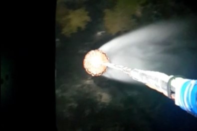 Orman Yanginina Gece Görüslü Helikopter Müdahale Ediyor