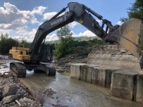 Özel Idare Selin Yaralarini Sariyor