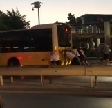 Sefaköy'de Ariza Yapan IETT Otobüsünü Vatandaslar Itti